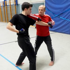 Selbstverteidigung - Schnelle-Hände-Technik #2